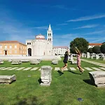 2 Bedroom Amazing In Appartement Petrcane