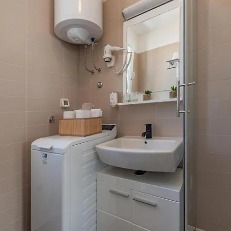 Gorgeous Apartment In Petrcane Appartamento