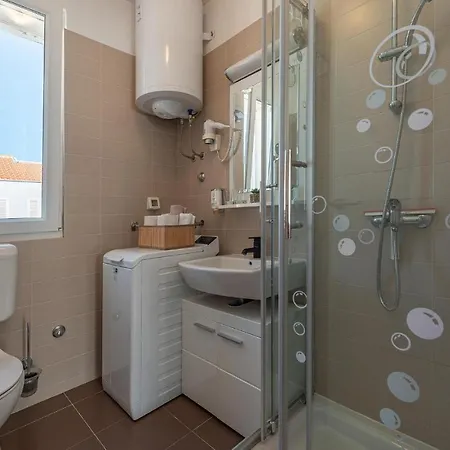 Apartment 2 Bedroom Beautiful In *