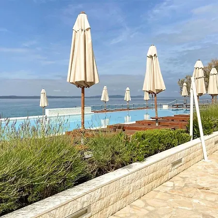 Appartamento Gorgeous In With Swimming Pool