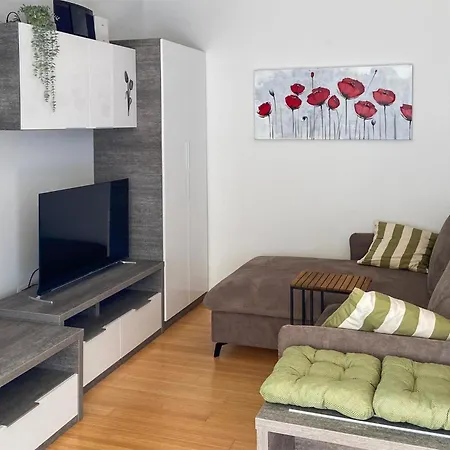 Apartment 2 Bedroom Beautiful In *