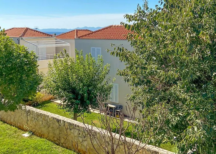 Apartman Gorgeous Apartment In Petrcane *